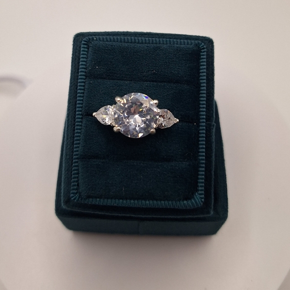 Classic Round Clear Crystal Three-Stone RingBridal StyleNew